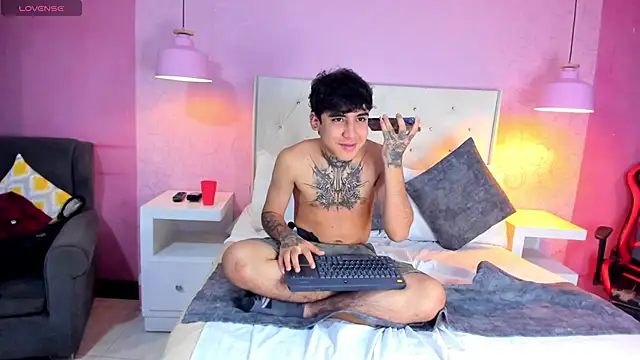 SantiOlsen online show from November 9, 12:42 pm