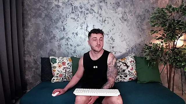 Ethan  S online show from December 25, 4:44 am