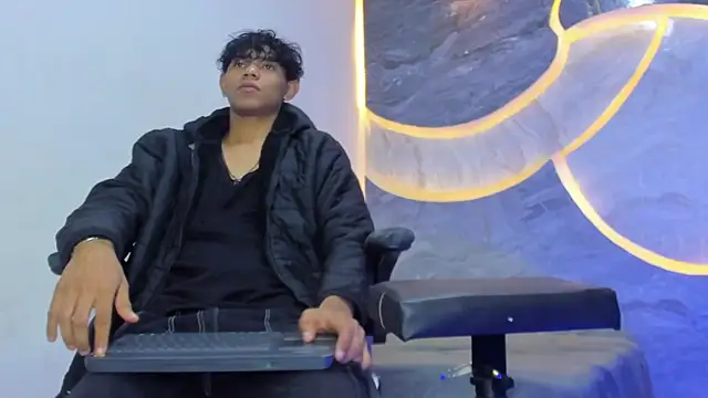 Sex Boy 33  online show from November 14, 3:42 am