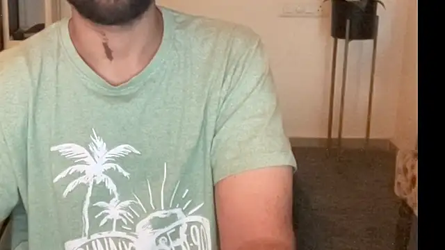 MakeMeAwareAah online show from December 3, 4:13 pm