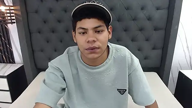 Yordi Alpha online show from November 3, 1:03 pm