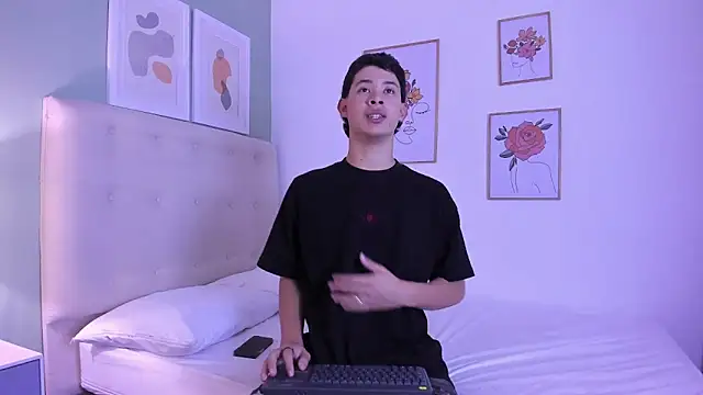 ApoloRicci online show from December 14, 7:21 pm