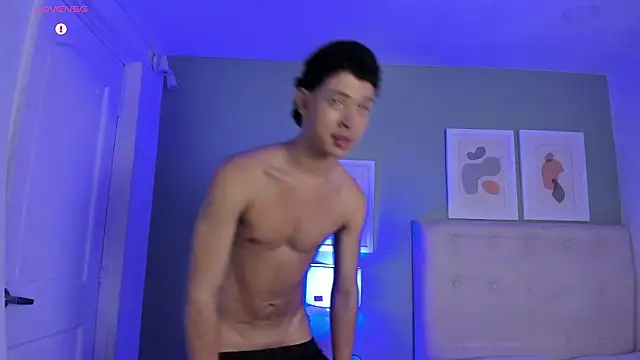 ApoloRicci online show from February 22, 7:59 pm