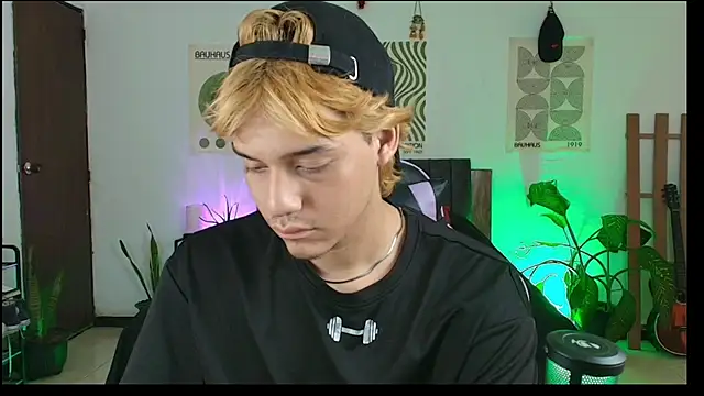 Habel  moretti online show from February 19, 6:59 pm