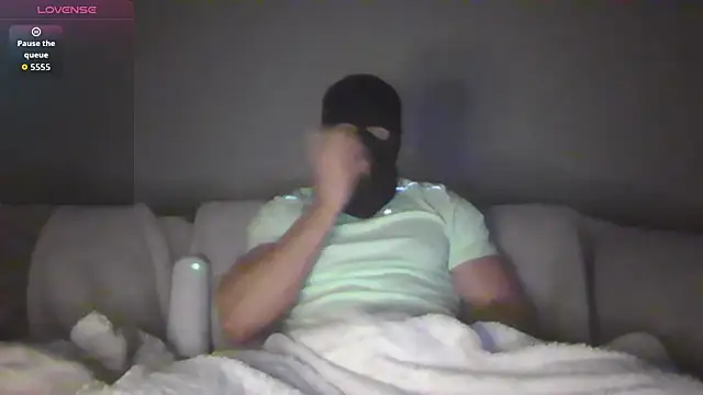 Masked Bull38 Uk online show from October 24, 9:16 pm