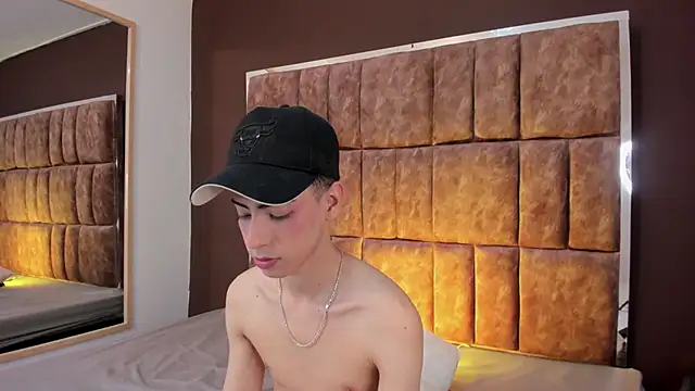 Sebastian Reed online show from November 21, 2:54 am