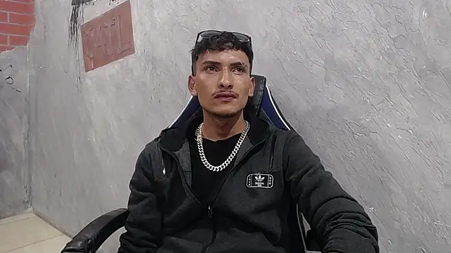 SavageLover  online show from December 16, 4:41 am