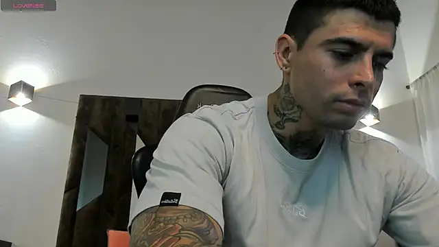 MATEO DILUCA online show from November 14, 8:10 pm