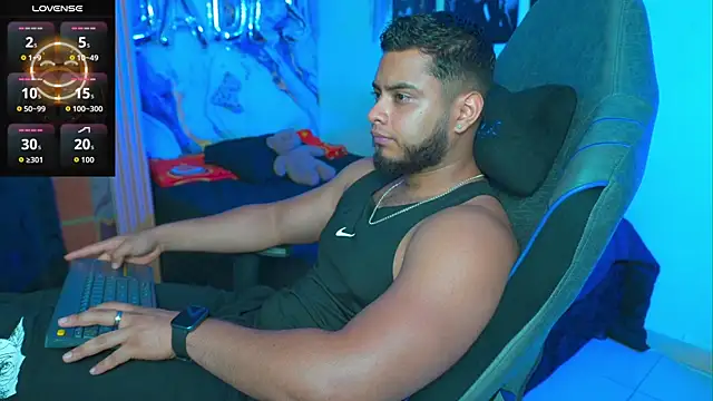 Tiler wolker online show from April 4, 11:57 pm