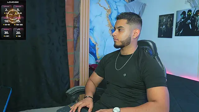 Tiler wolker online show from December 1, 11:41 pm