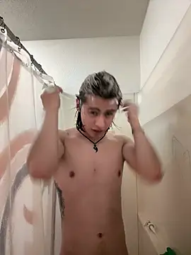 alexismar28 online show from April 21, 11:11 pm