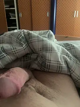 Stefan8254 online show from April 12, 6:37 am