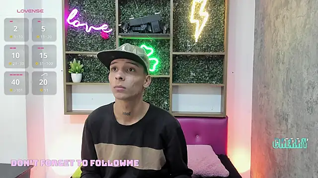 Max Steell online show from November 5, 1:07 am