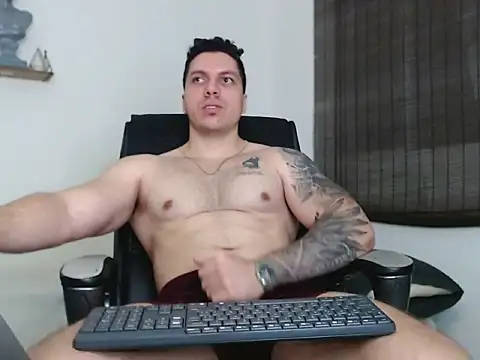 Noah Swagger  online show from November 18, 7:56 am