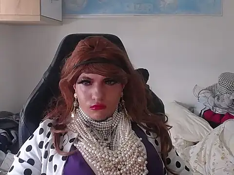 VanesaCrossic online show from April 2, 8:33 am