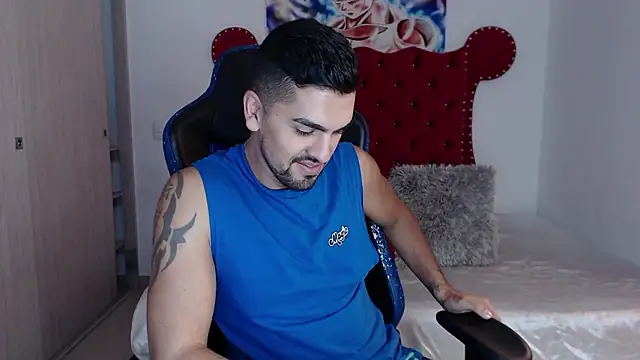 axelwinters   online show from February 11, 10:04 pm