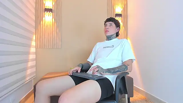 DANTE ARMSTRONG online show from December 5, 4:08 am