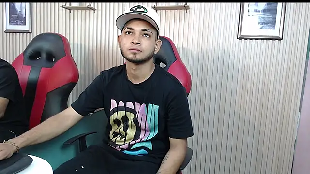 Cat 2  online show from November 26, 8:56 pm