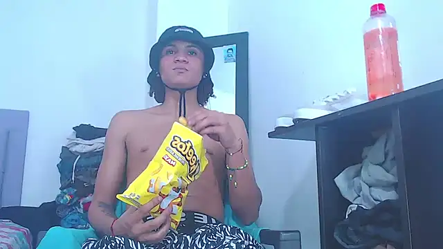 scoothh online show from November 19, 5:29 am