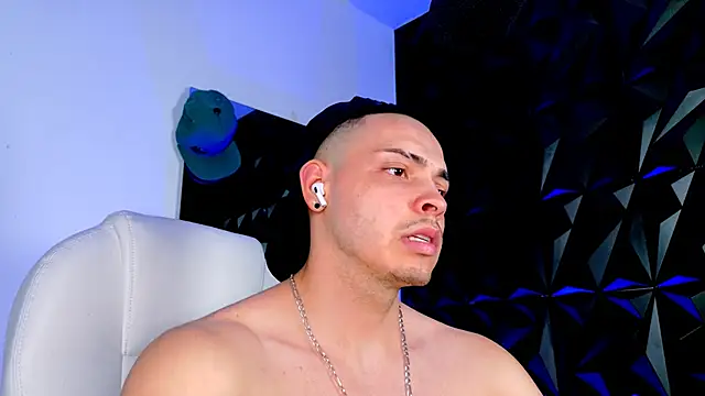 Maxwell Dupont online show from November 30, 10:12 pm