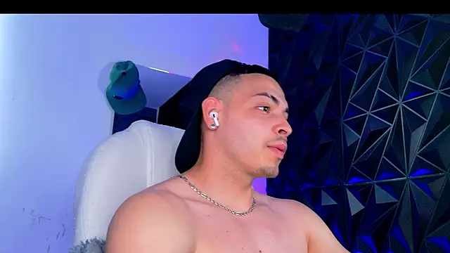 Maxwell Dupont online show from March 1, 8:08 pm