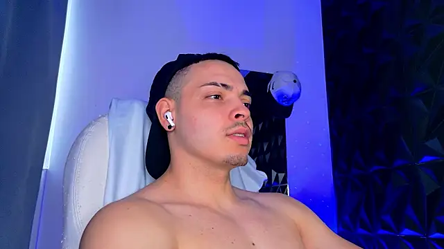 Maxwell Dupont online show from February 1, 9:57 pm