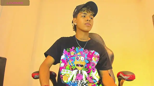 Timmy Kiing  online show from November 26, 8:12 pm