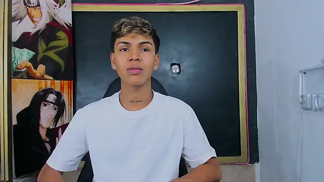 Timmy Kiing  online show from January 12, 9:41 pm