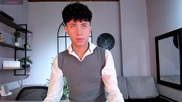 Noah dupont  online show from December 5, 12:01 pm