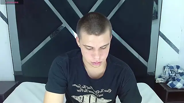 Liam York  online show from November 12, 3:29 pm