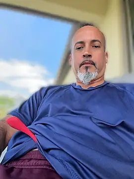 Jakk Danielle Lounge online show from April 15, 3:45 pm