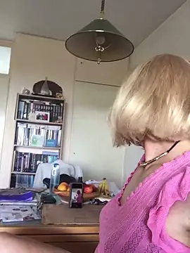 simone xdressing online show from June 7, 2:35 pm