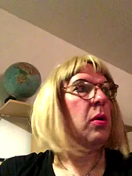 simone xdressing online show from October 1, 11:30 pm