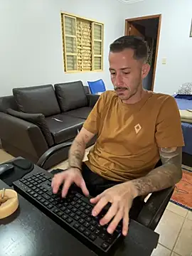 Lucasjandre online show from December 22, 11:46 pm