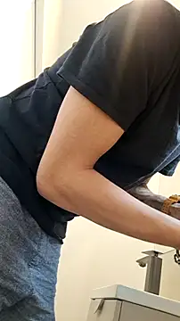 cloudyyyykiwi online show from November 12, 5:13 am