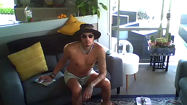 cloudyyyykiwi online show from November 13, 8:46 pm