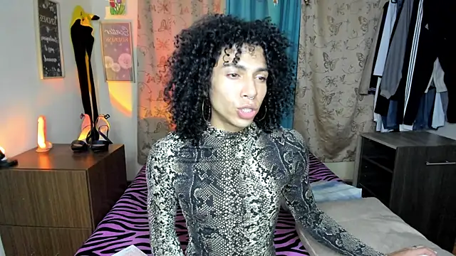 Angel White25 online show from July 13, 4:47 am
