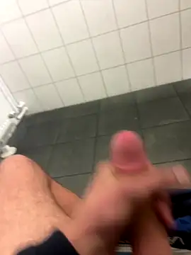 lukasDickpic12 online show from November 22, 5:34 pm