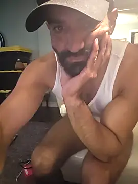 piggylatino online show from May 26, 8:05 pm
