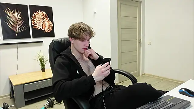 Charles Dreams online show from February 11, 9:31 pm