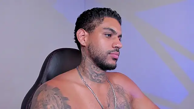 LuigiVitale 1 online show from November 23, 8:03 am