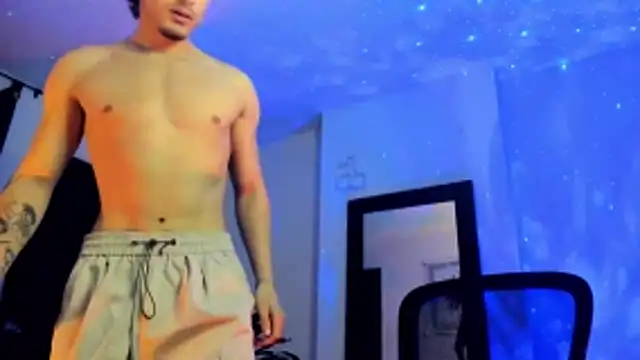 jayce 555 online show from December 4, 11:45 pm