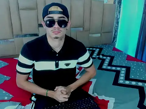 Loganmerch online show from November 15, 10:39 am