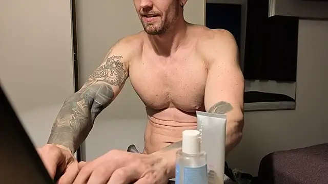 Mystery Mark online show from December 2, 7:28 pm