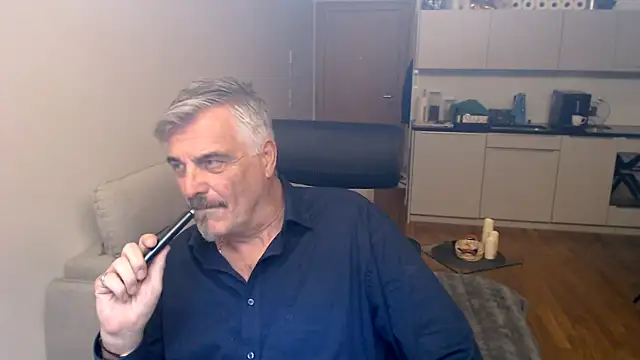 Buidapest online show from December 17, 10:38 pm