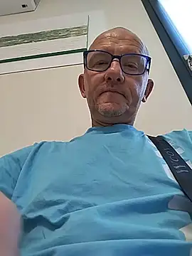 Robyxblu1 online show from June 23, 2:32 pm