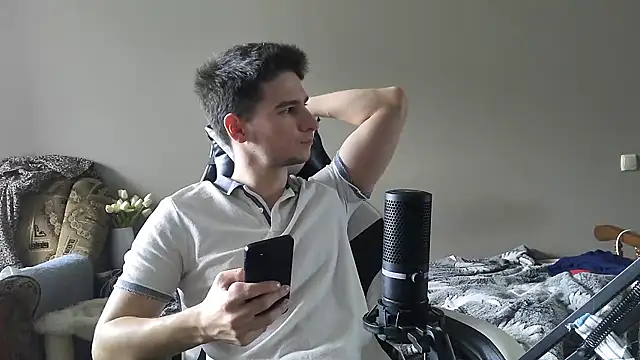 6thfing online show from November 18, 11:47 am