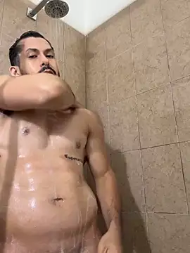 DARG 17 online show from April 4, 12:02 pm