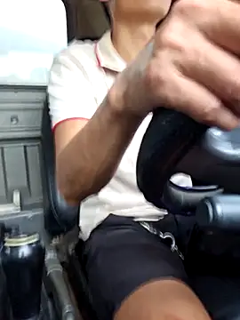 huykkk99 online show from January 7, 6:07 am