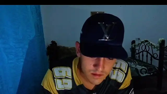 yan-l18 online show from November 20, 3:06 am